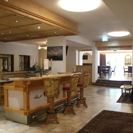 Zum Loewen Hotel 3*