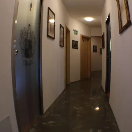 Hotel Zum Lowen 3*